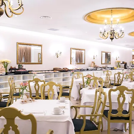 Отель Eurostars De La Reconquista 5*