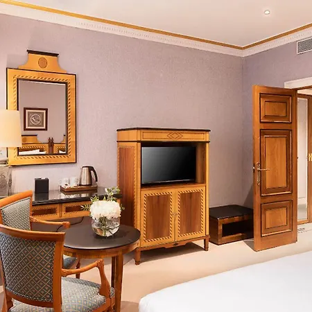 Hotel Eurostars De La Reconquista 5*