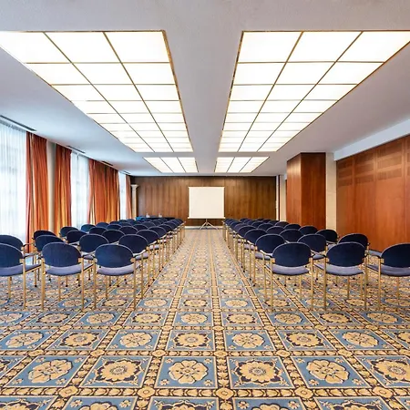 Отель Eurostars De La Reconquista 5*